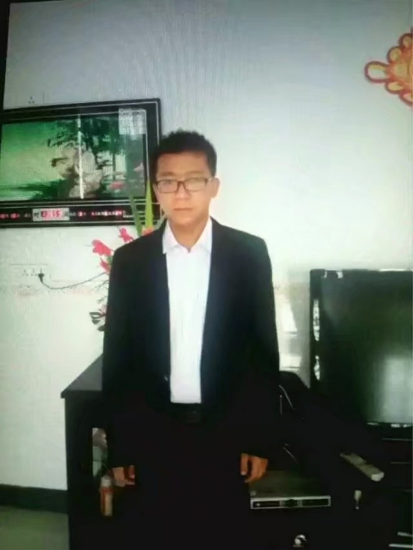 依然疼痛的第一张照片--台湾蓝颜知己交友网