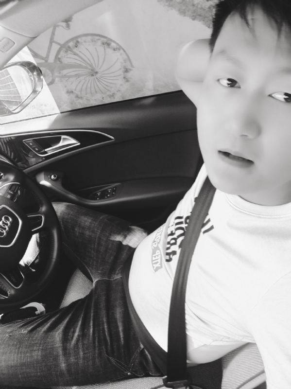 意中人的第一张照片--台湾蓝颜知己交友网