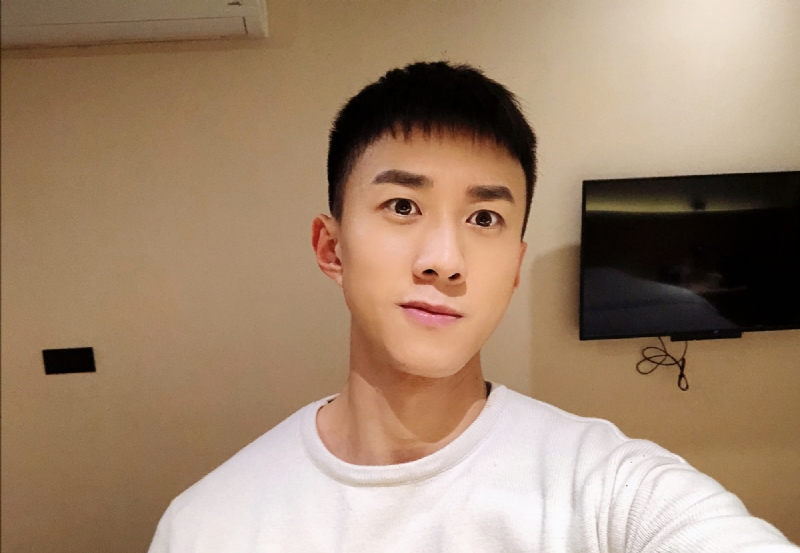 有钱就有钞能力的第一张照片--台湾蓝颜知己交友网