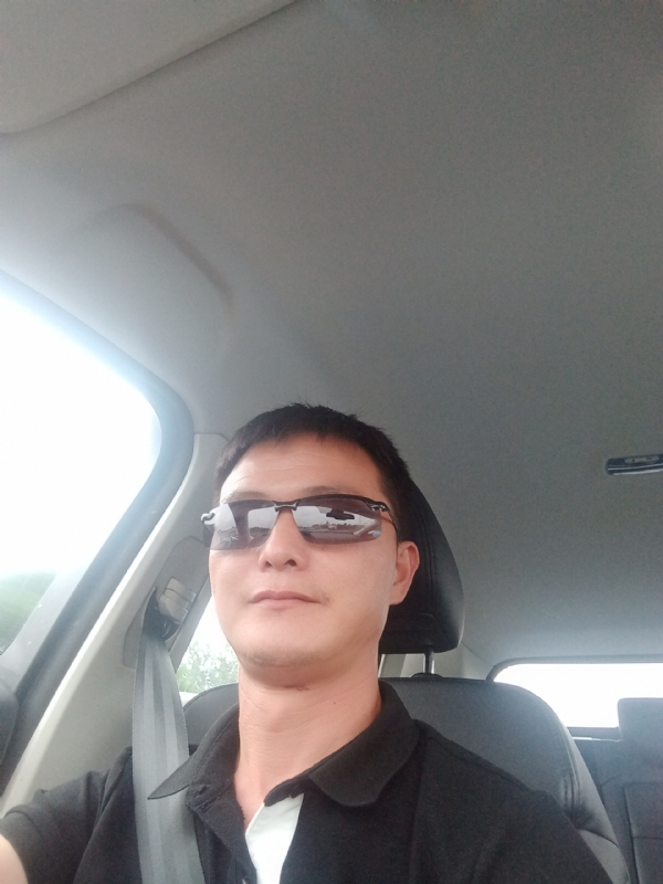 孤独的男人的第二张照片--台湾蓝颜知己交友网