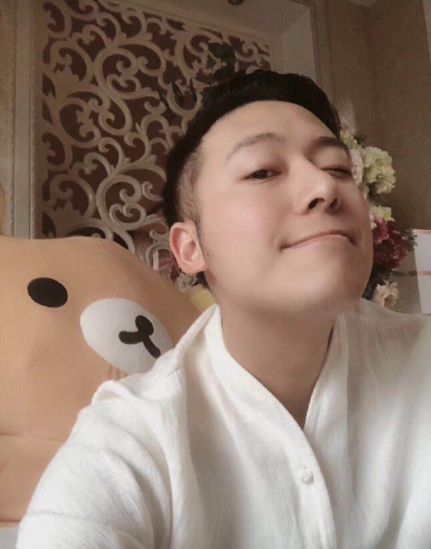 沉稳的第三张照片--台湾蓝颜知己交友网