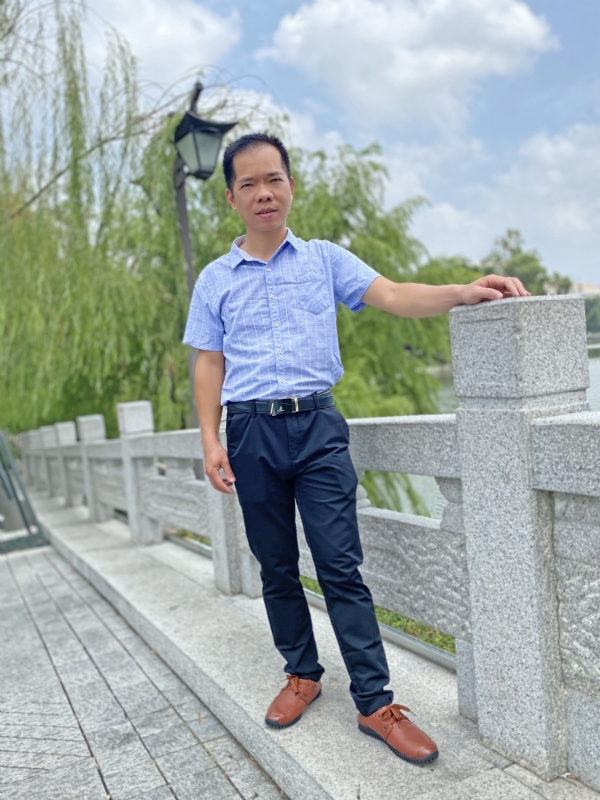 奇峰向阳的第一张照片--台湾蓝颜知己交友网