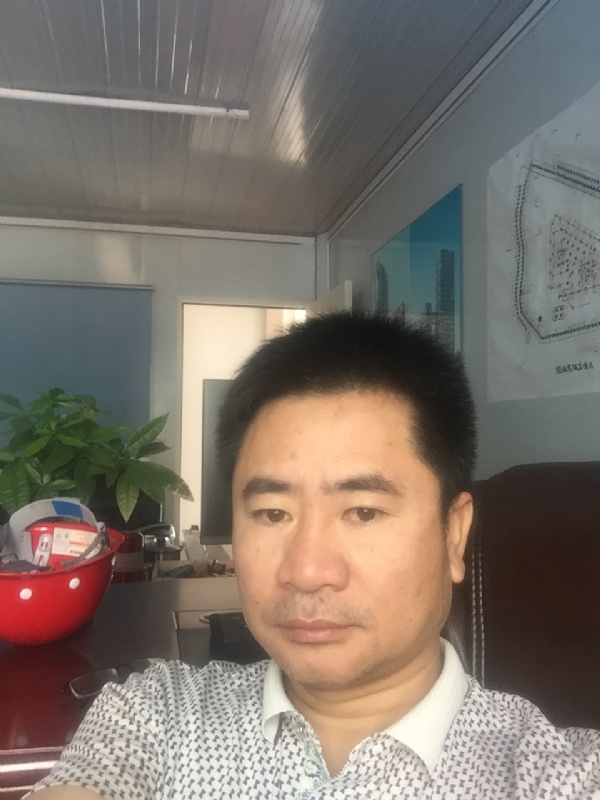 一步之遥的第一张照片--台湾蓝颜知己交友网