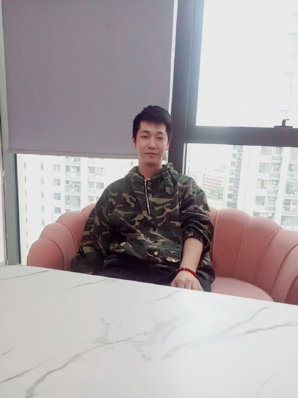 网恋被骗37块5的第一张照片--台湾蓝颜知己交友网