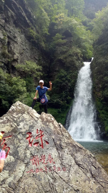 海岸岩崖的第一张照片--台湾蓝颜知己交友网