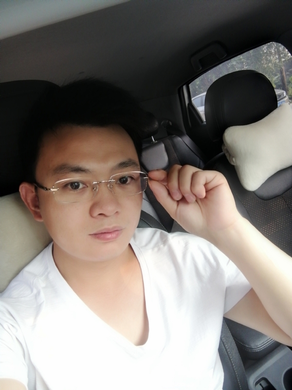 幸福的拥抱的第二张照片--台湾蓝颜知己交友网