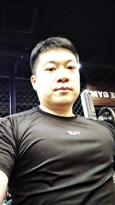 好想遇见你的第二张照片--台湾蓝颜知己交友网