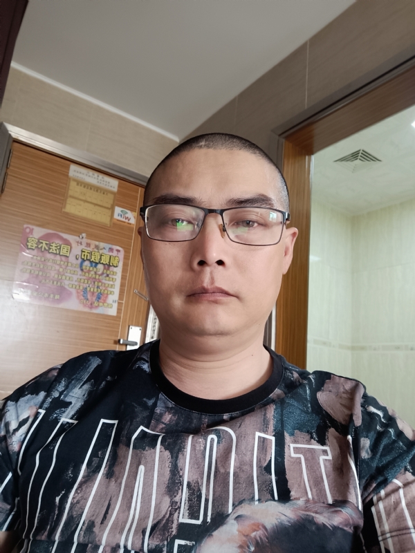 心梦无痕的第一张照片--台湾蓝颜知己交友网