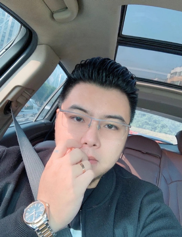 把苹果咬哭的第一张照片--台湾蓝颜知己交友网