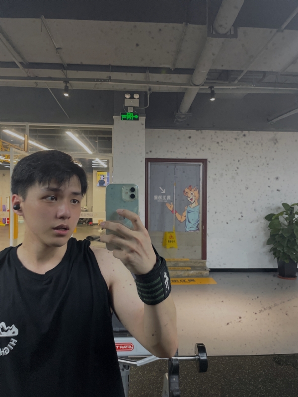 想吃猫的鱼的第一张照片--台湾蓝颜知己交友网