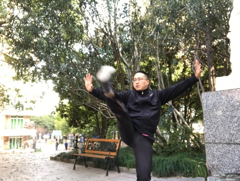 自故深情好受伤的第三张照片--台湾蓝颜知己交友网