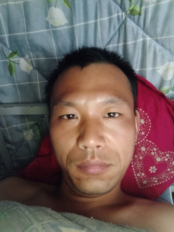弘扬的第一张照片--台湾蓝颜知己交友网