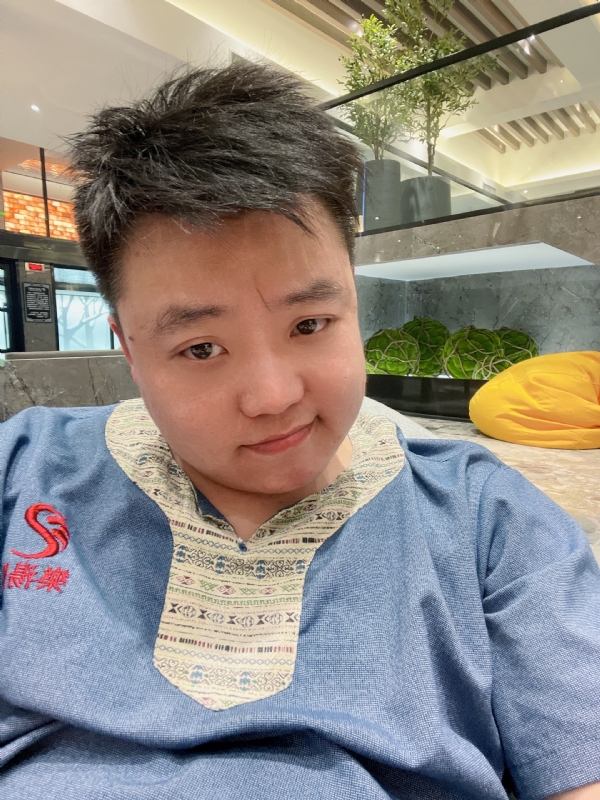 小恶魔的第一张照片--台湾蓝颜知己交友网