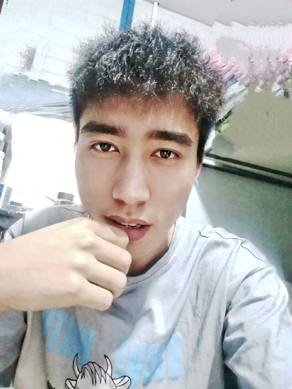 未来可期的第一张照片--台湾蓝颜知己交友网