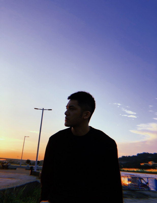 只抽半根煙的第二张照片--台湾蓝颜知己交友网