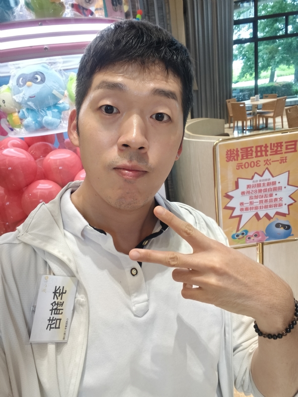 銪哲的第一张照片--台湾蓝颜知己交友网